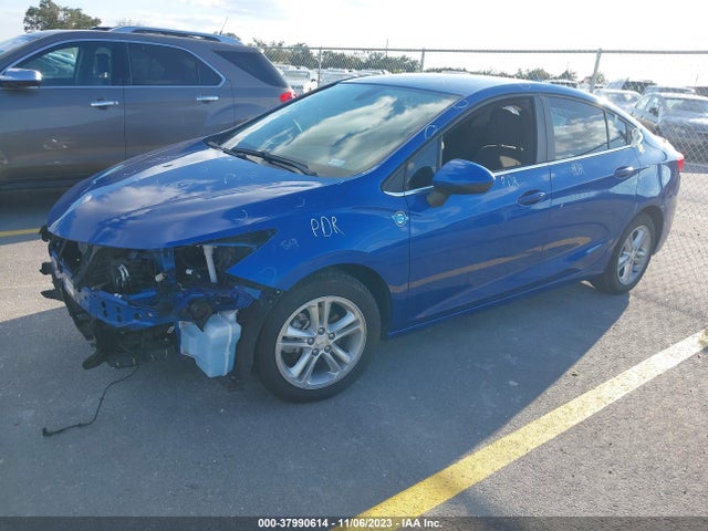 Chevrolet Cruze Lt Auto 2018 1G1BE5SM9J7181804 Image 2