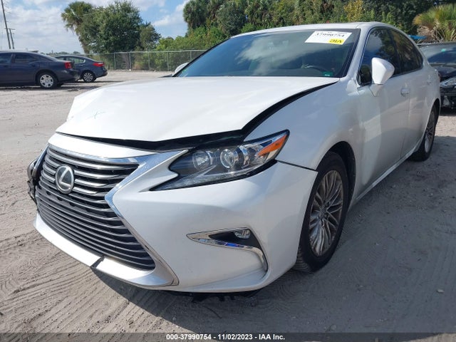 JTHBK1GG8G2216039 Lexus ES 350