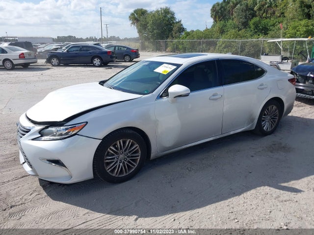 JTHBK1GG8G2216039 Lexus ES 350