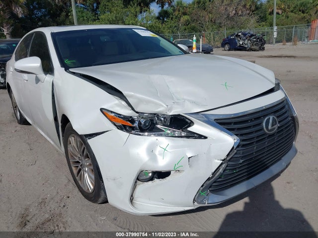 JTHBK1GG8G2216039 Lexus ES 350