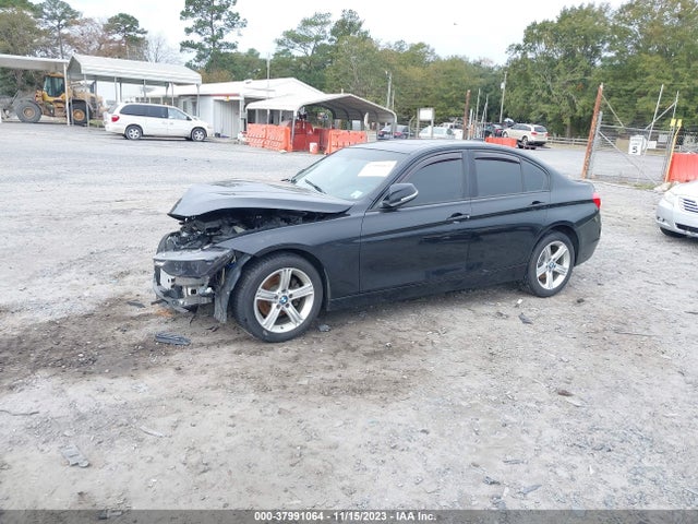 BMW 320i 2015 WBA3B1C54FP831390 Image 2