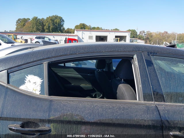 2018 HYUNDAI ELANTRA SEL VIN: 5NPD84LF3JH312416