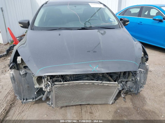 2015 FORD FOCUS SE VIN: 1FADP3F27FL378465