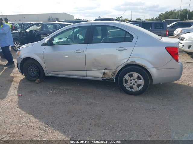 Chevrolet Sonic Ls Auto 2014 1G1JA5SH7E4211285 Image 14