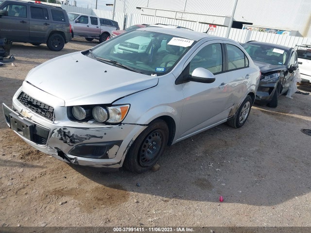 Chevrolet Sonic Ls Auto 2014 1G1JA5SH7E4211285 Image 2