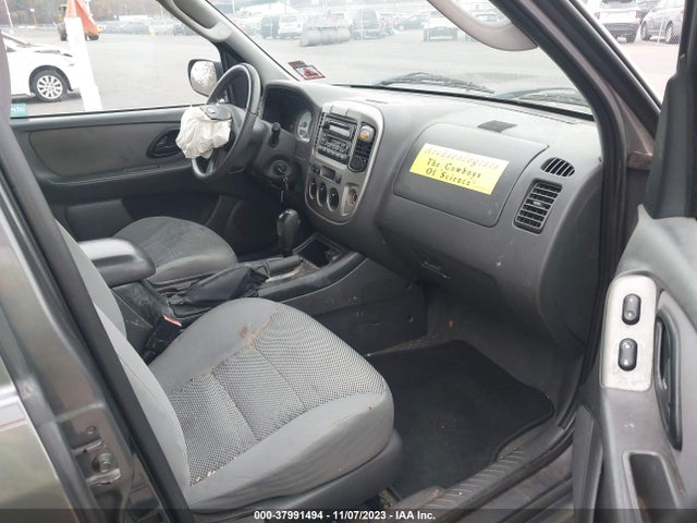 2005 FORD ESCAPE XLT VIN: 1FMYU93125DA10430