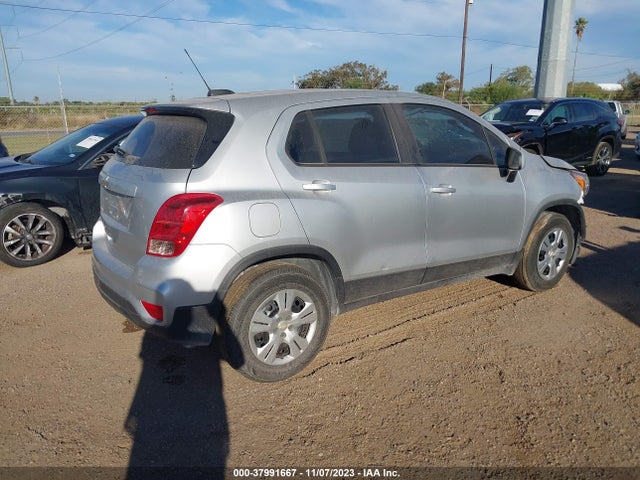 Chevrolet TRAX LS 2018 KL7CJKSB5JB722717 Image 4