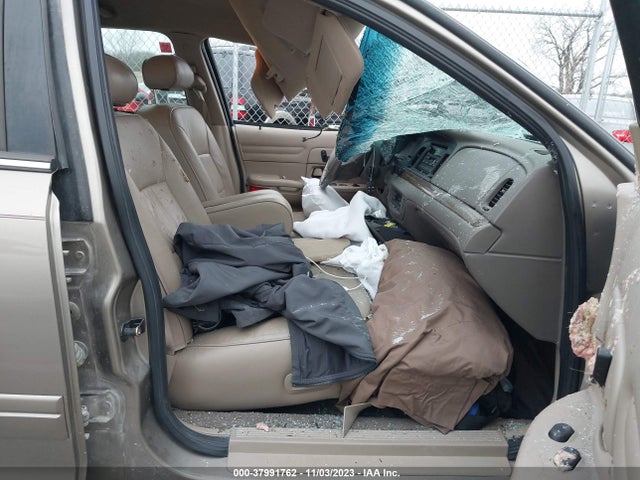 2002 FORD CROWN VICTORIA LX VIN: 2FAFP74W52X111361