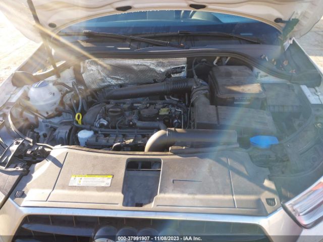 WA1BCCFS0HR003816 Audi Q3 2.0t Premium