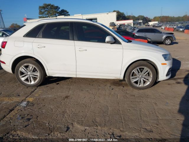 WA1BCCFS0HR003816 Audi Q3 2.0t Premium