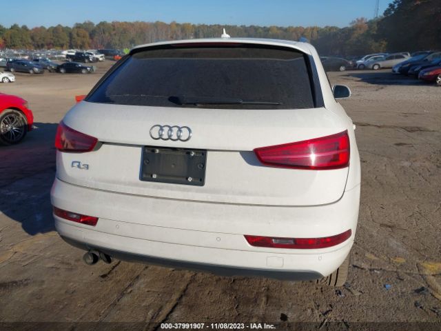 WA1BCCFS0HR003816 Audi Q3 2.0t Premium