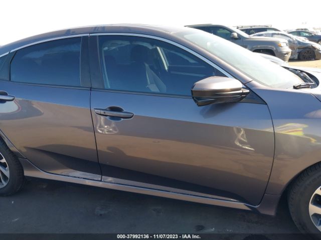19XFC2F77JE017081 Honda Civic Sedan Ex