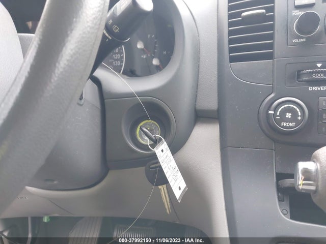 2008 KIA SEDONA LX VIN: KNDMB233786221813