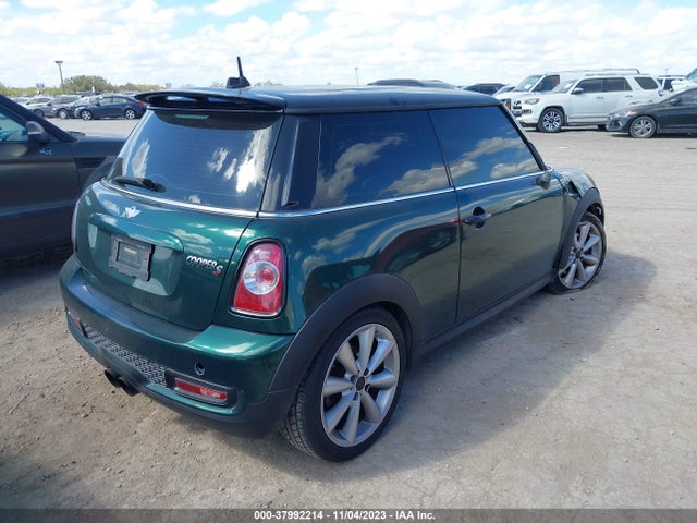 2011 MINI COOPER S WMWSV3C57BTY11201 Photo 3