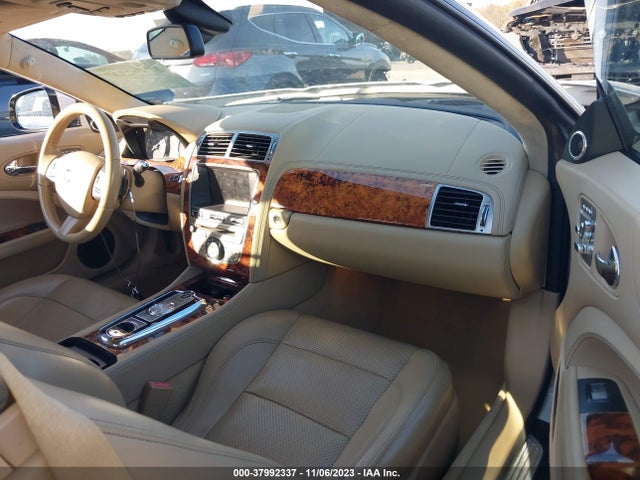 2010 JAGUAR XK SAJWA4GB3ALB36648 Photo 4