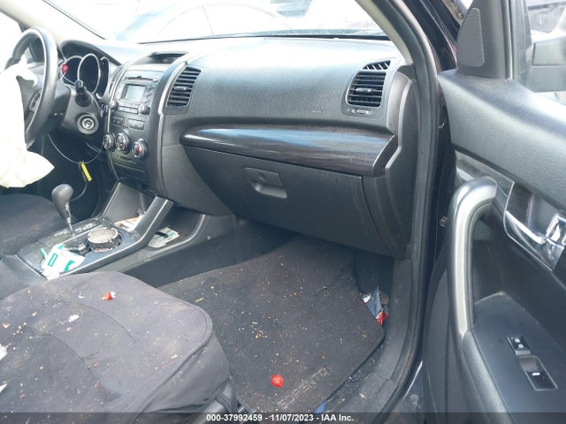 2012 KIA SORENTO LX VIN: 5XYKT3A11CG215524