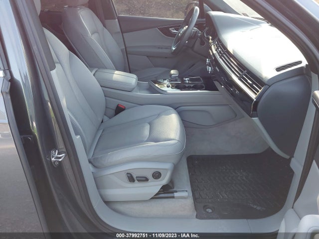 Audi Q7 3.0t Premium 2018 WA1LAAF75JD041801 Image 5