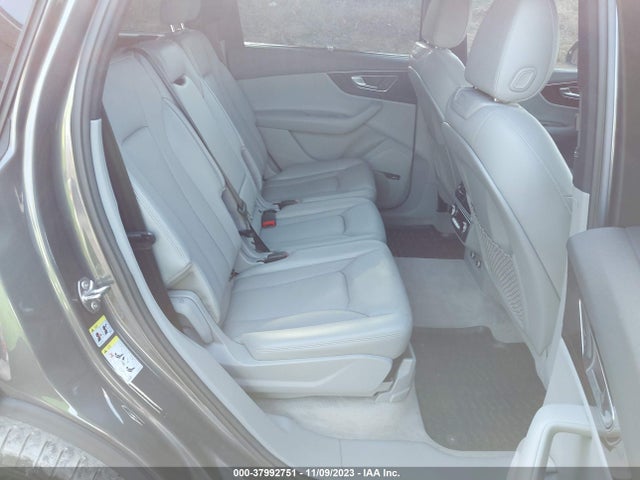 Audi Q7 3.0t Premium 2018 WA1LAAF75JD041801 Image 8