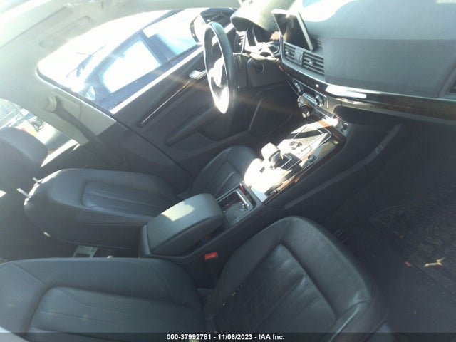 WA1ANAFY4J2231606 Audi Q5 2.0t Tech Premium/2.0t Premium
