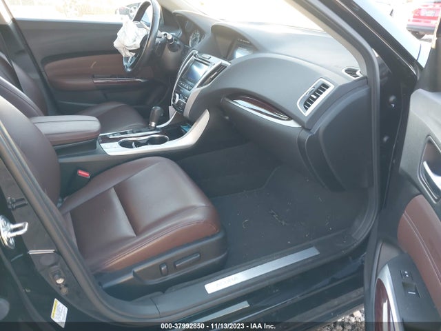 Acura TLX 2017 19UUB1F30HA004639 Image 5