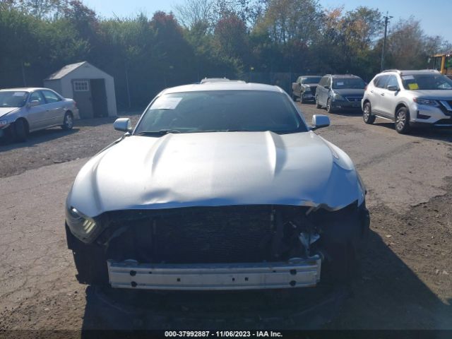 1FA6P8AM1F5312819 Ford Mustang V6