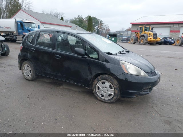2012 HONDA FIT VIN: JHMGE8H37CC002004