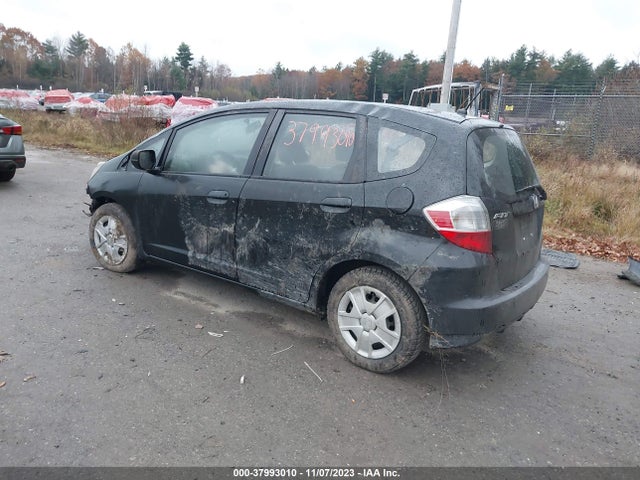 2012 HONDA FIT VIN: JHMGE8H37CC002004