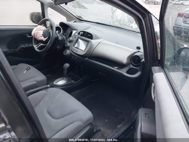 2012 HONDA FIT VIN: JHMGE8H37CC002004