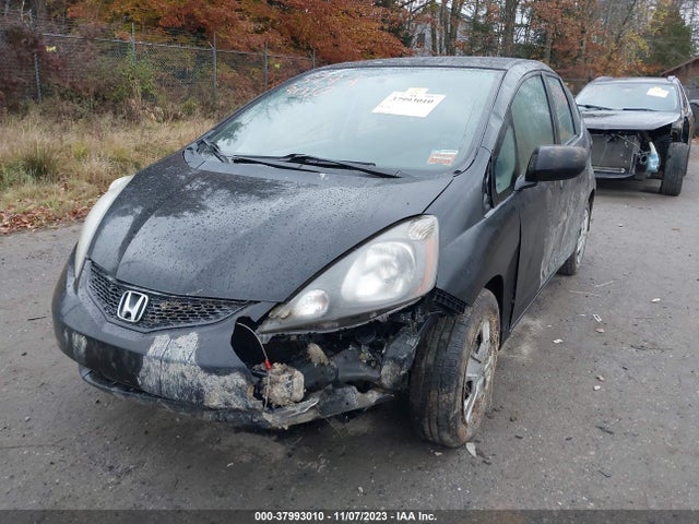 2012 HONDA FIT VIN: JHMGE8H37CC002004