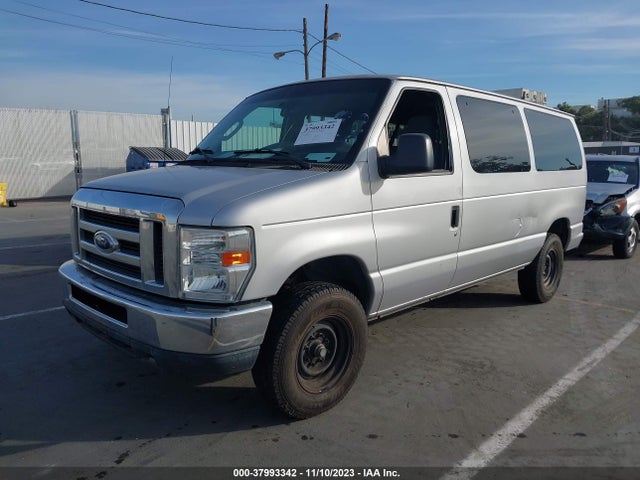 Ford E-350 Super Duty Xlt 2014 1FBNE3BL4EDA04430 Image 2