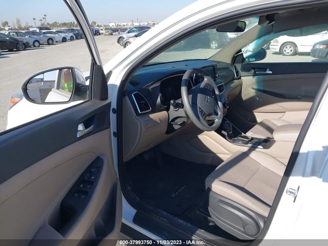 2020 HYUNDAI TUCSON SE VIN: KM8J23A46LU179221