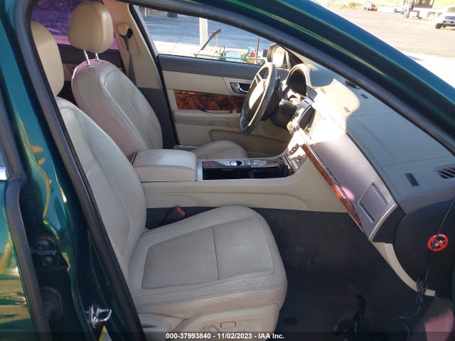 2009 JAGUAR XF SAJWA06BX9HR24428 Photo 4