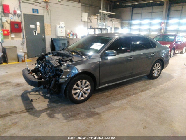 1VWAT7A31FC029847 Volkswagen Passat 1.8t Wolfsburg Edition
