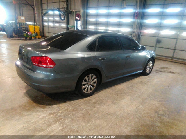 1VWAT7A31FC029847 Volkswagen Passat 1.8t Wolfsburg Edition