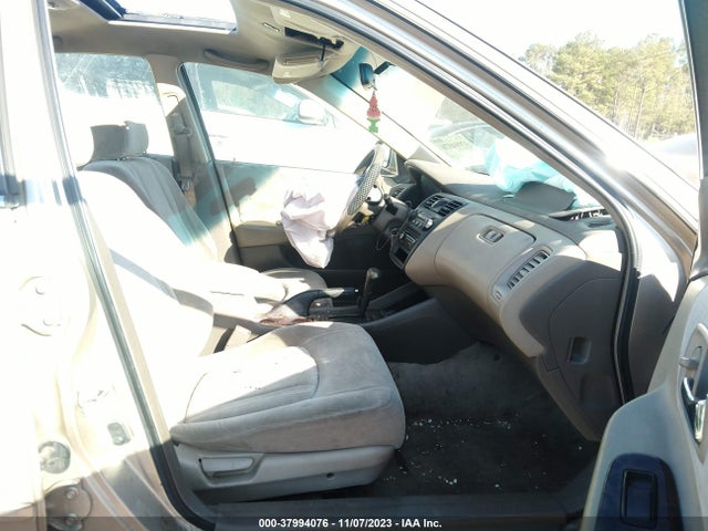 2000 HONDA ACCORD 2.3 SE VIN: 1HGCG5671YA041349