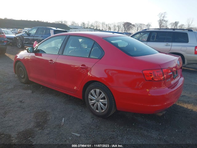 3VW1K7AJ3EM441539 Volkswagen Jetta 2.0l S
