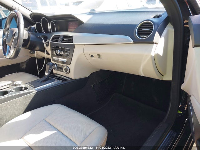 WDDGF4HB7EA939454 Mercedes-Benz C 250 Luxury/sport