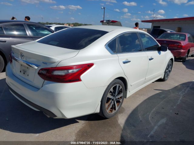 1N4AL3AP0HC496619 Nissan Altima 2.5 Sr