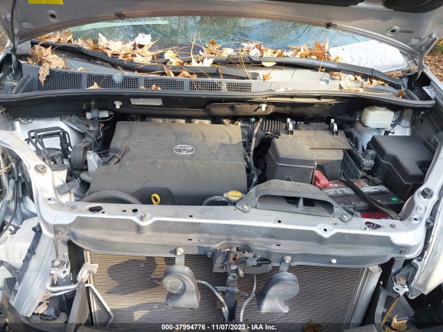 2012 TOYOTA SIENNA XLE V6 8 PASSENGER VIN: 5TDYK3DC4CS233898