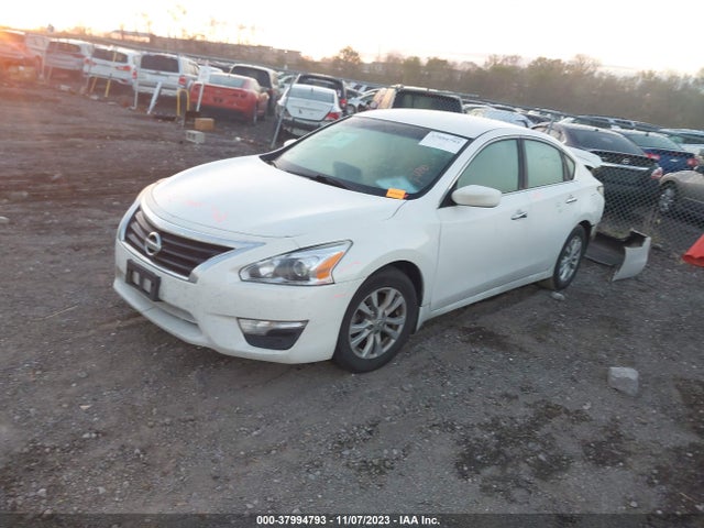 Nissan Altima 2.5 S 2015 1N4AL3AP1FC142833 Image 2