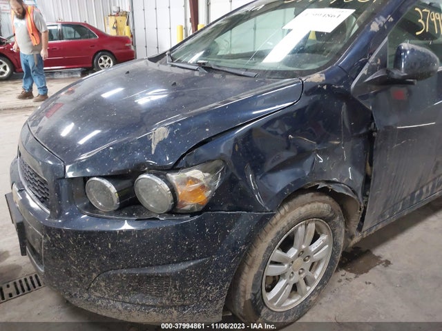 Chevrolet SONIC LT 2015 1G1JD5SH6F4216955 Image 6