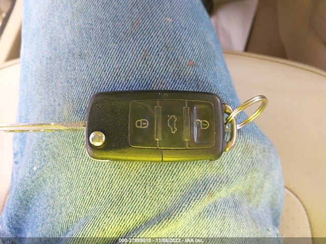 2005 VOLKSWAGEN NEW BEETLE GLS VIN: 3VWCM31Y05M356019