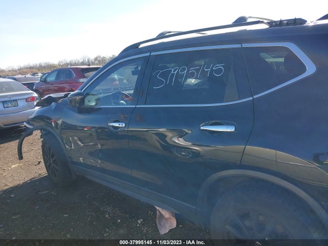 2018 NISSAN ROGUE SV VIN: 5N1AT2MV6JC805722