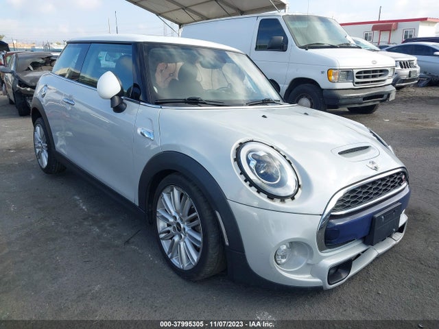 2018 MINI HARDTOP WMWXP7C56J2A47937 Photo 0