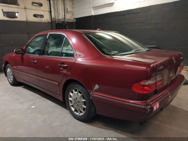 2001 MERCEDES-BENZ E-CLASS WDBJF82J11X043809 Photo 2