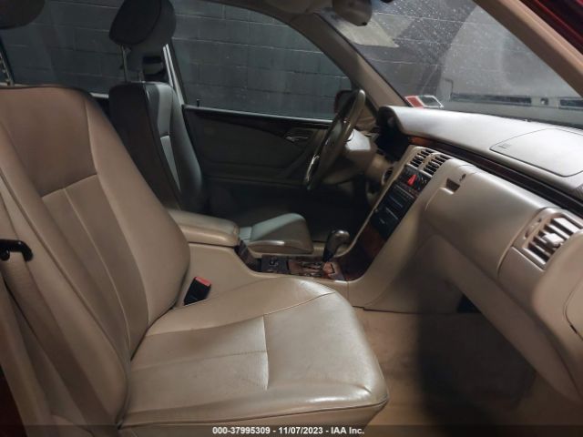 2001 MERCEDES-BENZ E-CLASS WDBJF82J11X043809 Photo 4