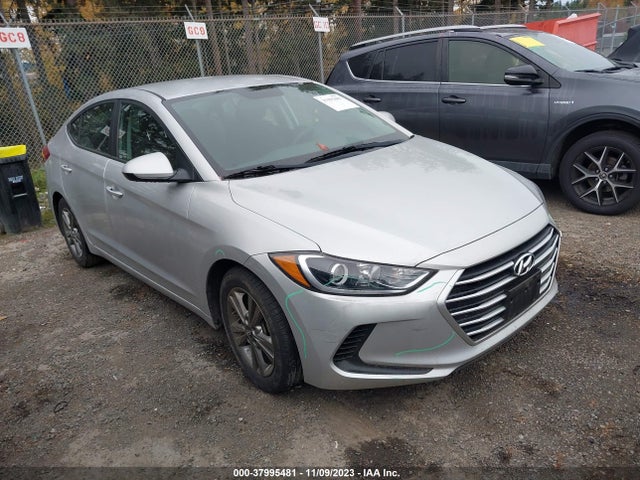 2018 5NPD84LF7JH214120 main image