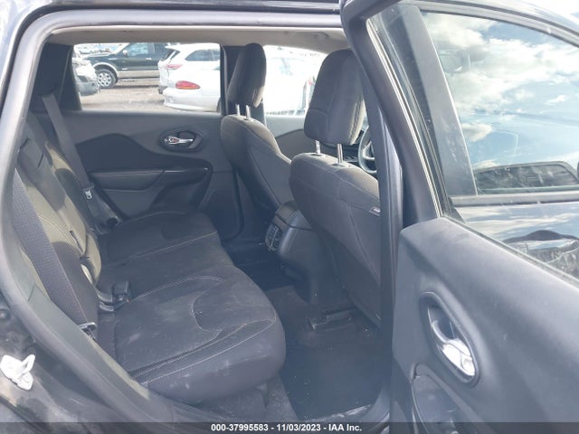 1C4PJMCB4GW205926 Jeep Cherokee Altitude
