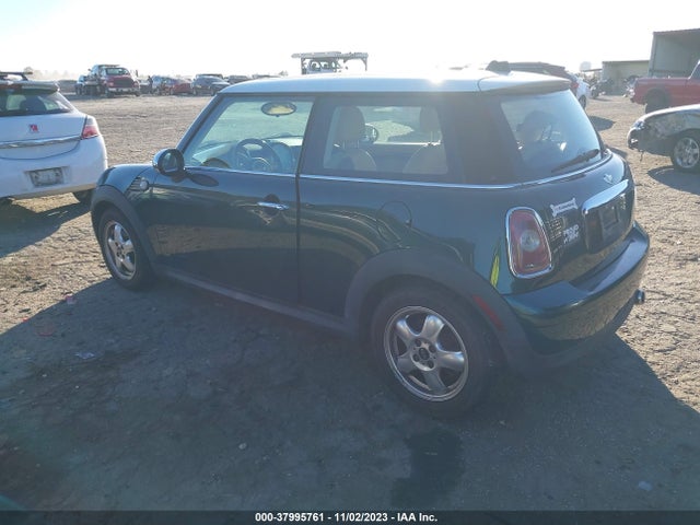 2007 MINI COOPER WMWMF33597TT58177 Photo 2