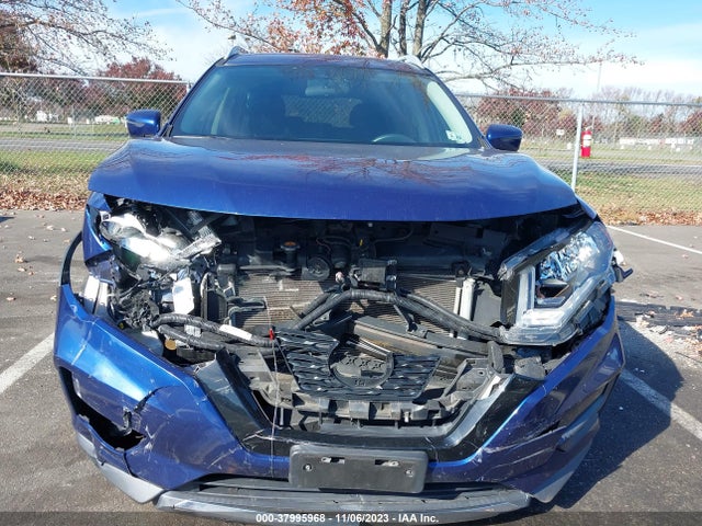 2018 NISSAN ROGUE SV VIN: 5N1AT2MV4JC800048